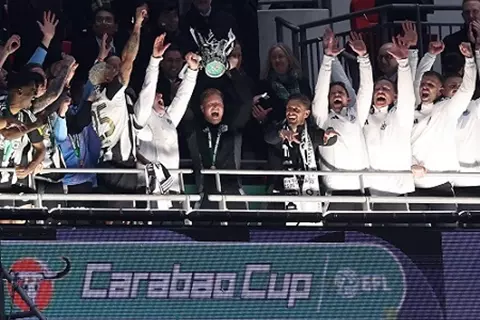 إيدي هاو يكشف سر الفوز على ليفربول.. ويؤكد: نستحق التتويج بكاراباو